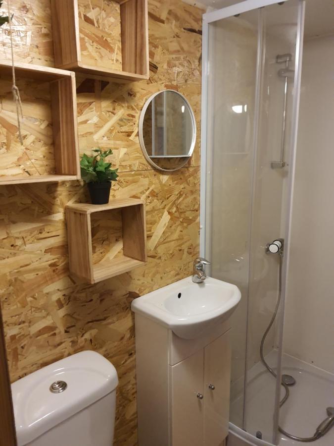 Mobilheim V Lva 2 Hotell Podivin Exteriör bild