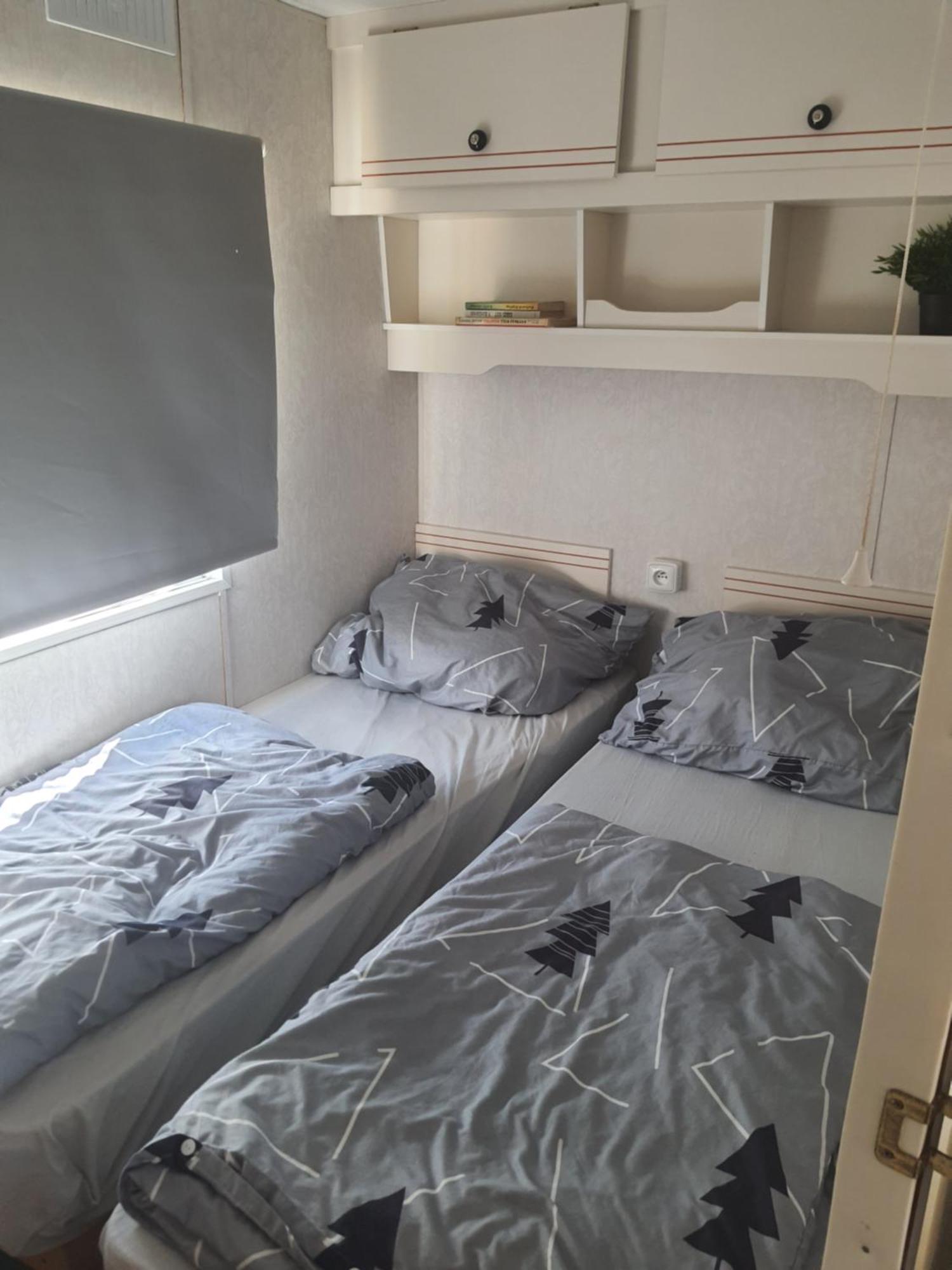 Mobilheim V Lva 2 Hotell Podivin Exteriör bild